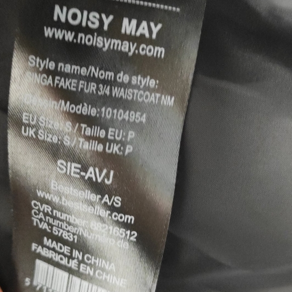 Vest - Picture 4 of 7